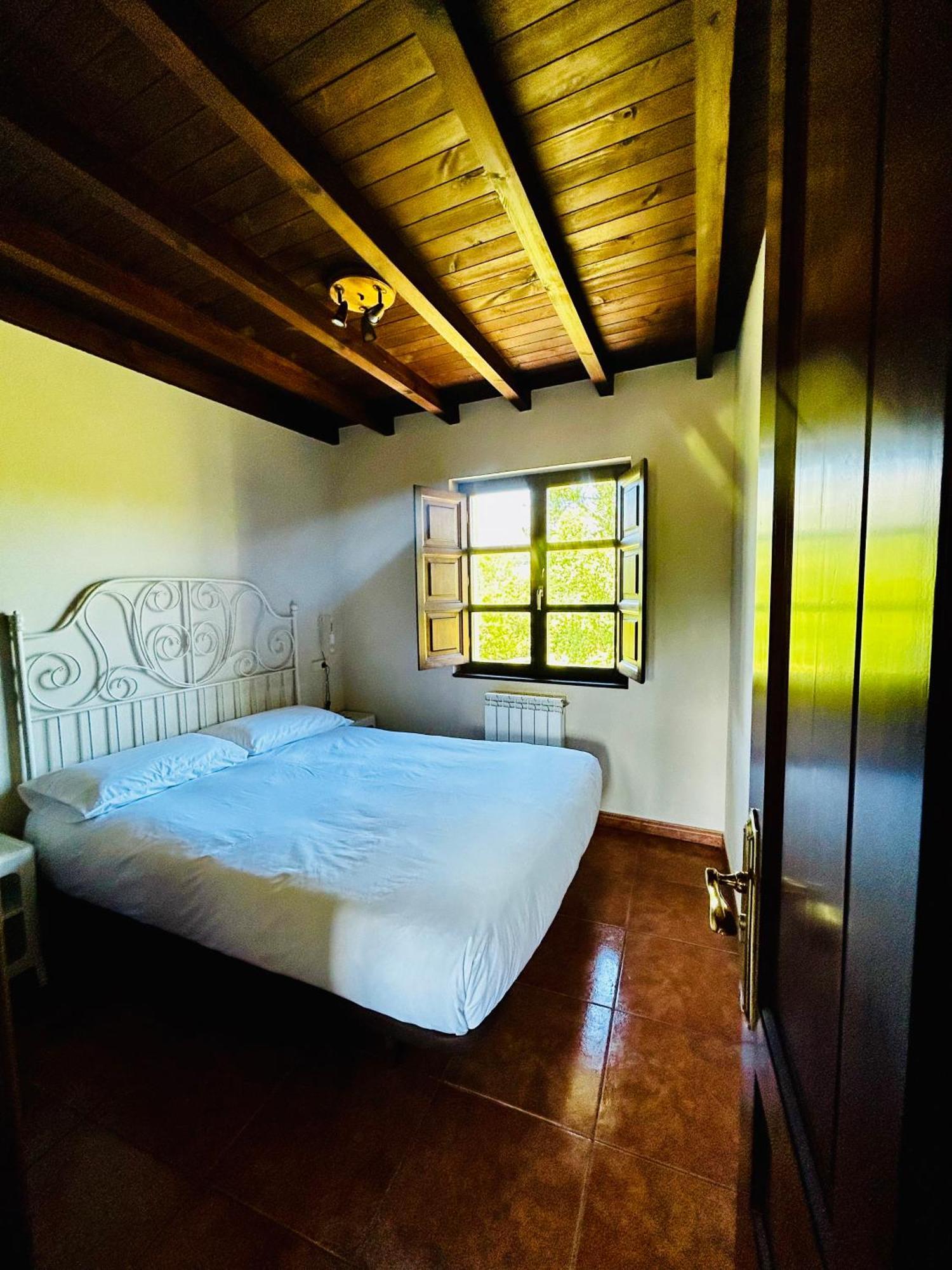 Casa La Maestra Apartment Arriondas Exterior photo